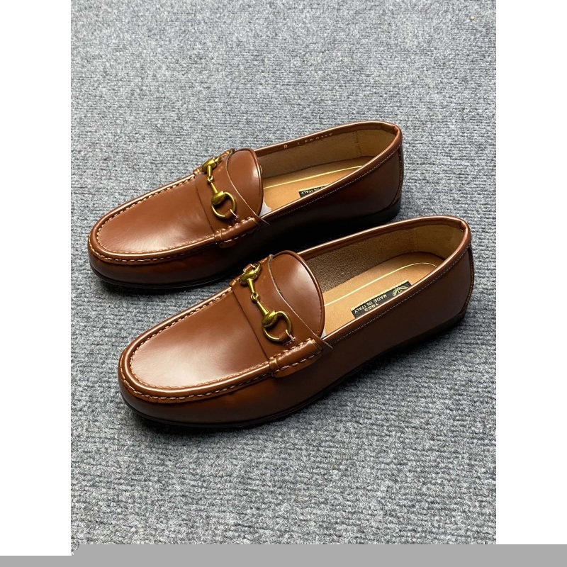 G*u*i leather shoes